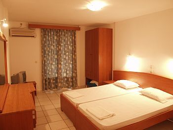 Hotel Alexander Laganas Eksteriør billede